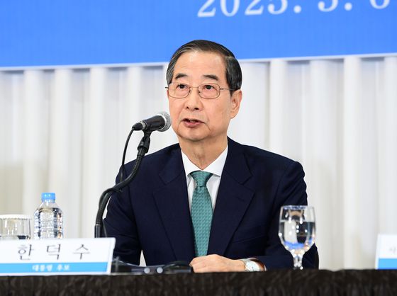 한덕수 무소속 대통령선거 예비후보가 6일 오전 서울 중구 코리아나 호텔에서 열린 관훈토론회에 참석해 기조연설을 하고 있다. 국회사진기자단