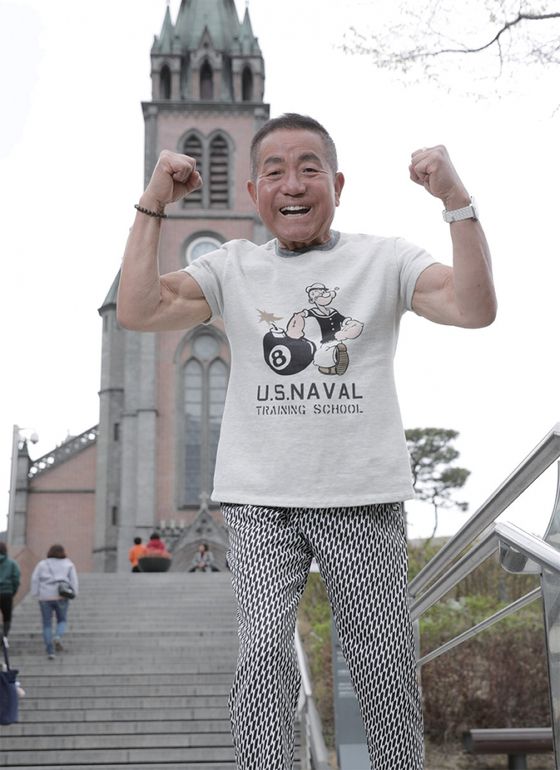 2003년 미스코리아 충북대회 MC를 맡은 이상용. [중앙포토]