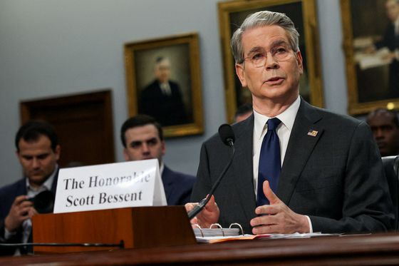 스콧 베센트 재무장관은 오는 10~11일 스위스에서 허리펑 중국 국무원 부총리를 만나 경제ㆍ무역 대화를 가질 예정이다. ‘트럼프발 관세전쟁’ 이후 첫 공식 대화다.