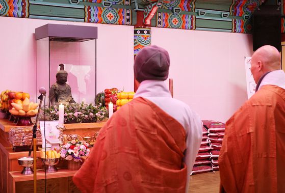 지난 10일 충남 서산 부석사에서 금동관세음보살좌상 일본 반환을 위한 이운법회가 열리고 있다. 연합뉴스