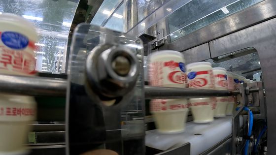 야쿠르트는 생산부터 유통까지 총 25단계를 거치는데 hy 팽택공장 견학을 통해 그 과정을 엿볼 수 있다.