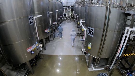 야쿠르트는 생산부터 유통까지 총 25단계를 거치는데 hy 팽택공장 견학을 통해 그 과정을 엿볼 수 있다.