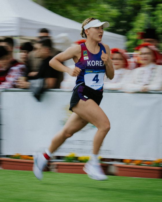 근대5종에서 승마가 장애물 경기로 대체된 뒤 처음 월드컵 메달을 딴 성승민. [사진 UIPM]