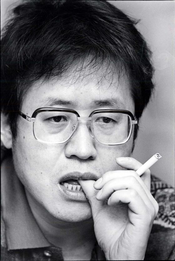 홍준표의 검사 시절 모습. 검찰에서는 홀로 외로운 길을 가는 독고다이였고 정치인이 된 뒤로는 특정 계파에 매이지 않는 외골수였다. 중앙포토