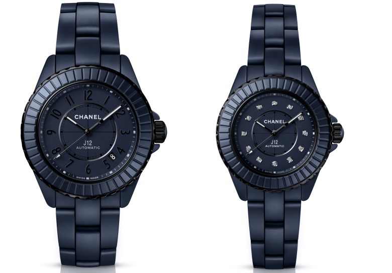 J12 블루를 대표하는 38 & 33㎜ 모델. J12 블루 컬렉션엔 자체 제작 무브먼트가 탑재된다. 사진 샤넬