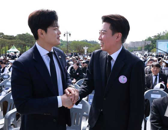 이준석 개혁신당 대통령 후보가 22일 서울 여의도 국회 소통관에서 김문수 국민의힘 후보와의 단일화 관련 긴급 기자회견을 하고 있다. 뉴스1