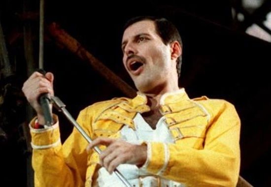 퀸의 보컬리스트 프레디 머큐리. AP=연합뉴스