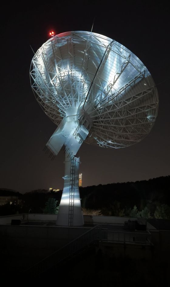 이진준, 방황하는 태양(Wandering Sun), 2024. 싱글 채널 비디오, 컬러, 게임 엔진, NASA 지구 관측 데이터, 2.4m x 57.6m, 2.6pt, 4분 15초. 사진 이진준