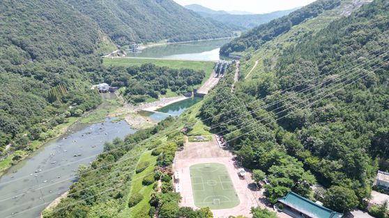 충남 보령에 위치한 보령댐 저수율이 30% 수준에 머물면서 충남도와 시·군이 기반시설 확충 등 비상 대책 마련에 나섰다. [사진 충남도]