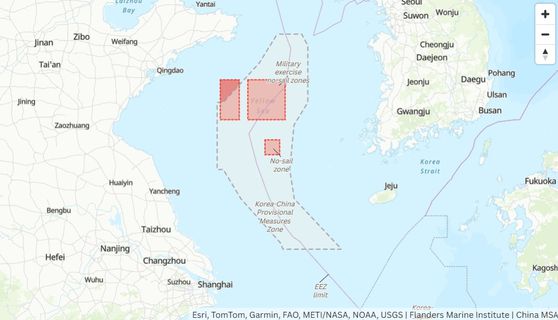 미국 뉴스위크가 21일(현지시간) 공개한 중국이 설정한 3개의 항행금지구역. 대부분 PMZ 안에 있으며 일부는 한국의 EEZ와 겹친다. 뉴스위크 웹페이지 캡처