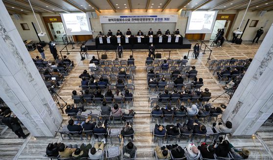 서울 마포구 월드컵경기장 리셉션홀에서 서울시가 주관하는 광역자원회수시설 전략환경영향평가 공청회가 진행되고 있다. [뉴스1]