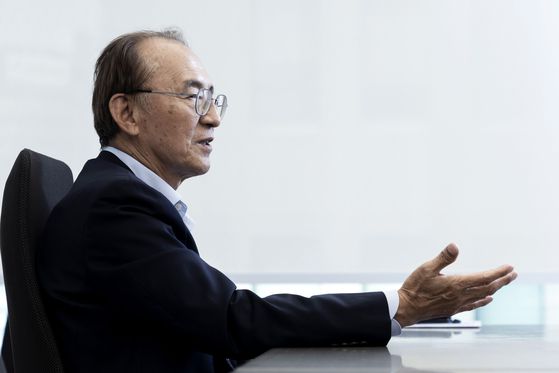 박일환 전 대법관은 더불어민주당 주도로 추진되는 대법관 증원에 대해 "대법관이 증원될 경우 전원합의체에 회부 사건에서 발생할 혼란은 누가 책임질 것인가. 대법관의 수를 늘리는 게 정답은 아니다"라고 말했다. 장진영 기자