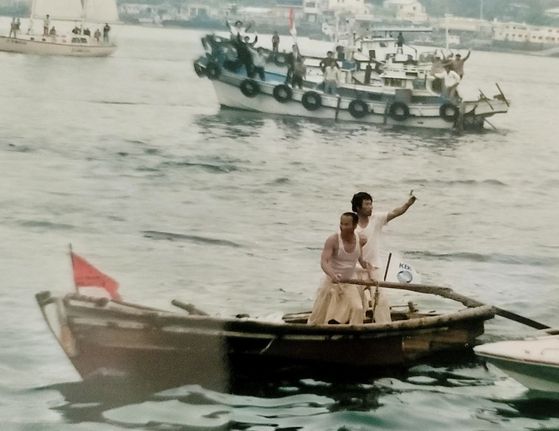 코리아나호의 정채호 선장은 사비를 털어 1988년 5월 4일 전남 여수 선소(소호)에서 전라좌수영 복파정(장군도)까지 9.4km 구간의 전국한국노경기대회를 개최했다. 그는 한국 노가 사라지는 현실을 안타까워 하기도 했다. [사진 정채호]