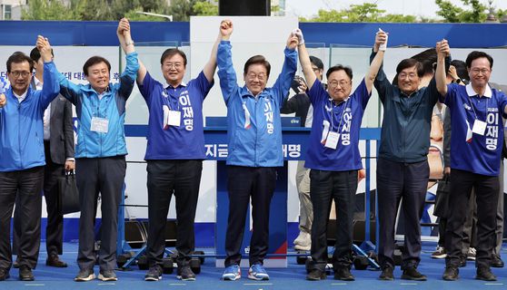 이재명 더불어민주당 대선 후보가 31일 오후 충북 청주시 오창읍에서 유세하고 있다. 김성룡 기자
