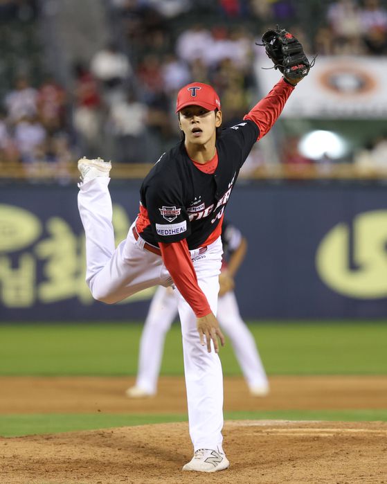 입단 7시즌 만에 지난 3일 잠실 두산전에서 프로 데뷔전을 치른 KIA 홍원빈. 사진 KIA 타이거즈