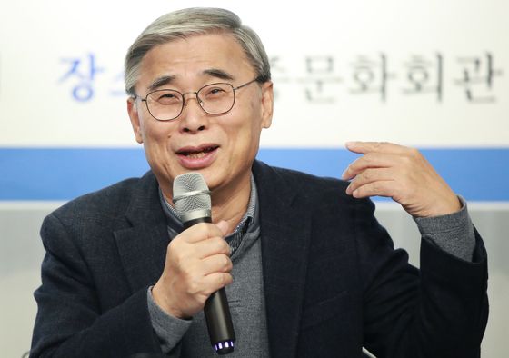 이종석 전 통일부 장관이 2019년 출판 기념 기자간담회에서 발언하는 모습. 연합뉴스