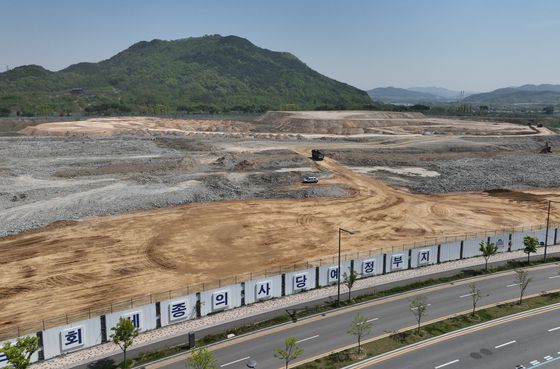 지난 4월 세종시 세종동 국회세종의사당 건립 예정 부지 모습. 이곳에는 대통령 제2집무실과 국회세종의사당 등 국가중추기관이 들어설 예정이다. 연합뉴스