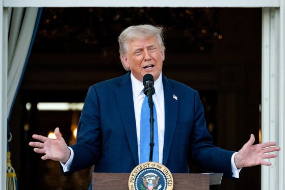 도널드 트럼프 미국 대통령이 4일(현지시간) 백악관에서 열린 여름 야유회 행사에서 연설하고 있다. EPA=연합뉴스