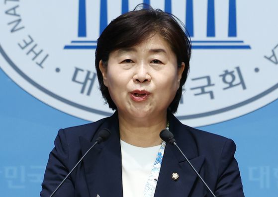 서영교 더불어민주당 의원이 지난 5일 서울 여의도 국회 소통관에서 제22대 국회 제2기 민주당 원내대표 출마를 선언하고 있다. 뉴스1