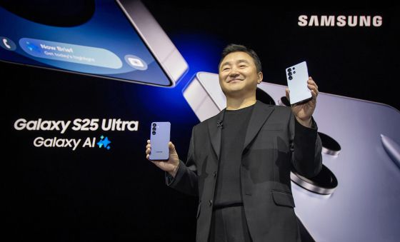 지난 1월 22일(현지시간) 미국 새너제이 SAP센터에서 열린 '갤럭시 언팩 2025(Galaxy Unpacked 2025)' 행사에서 공개된 갤럭시 S25 시리즈. 사진 삼성전자