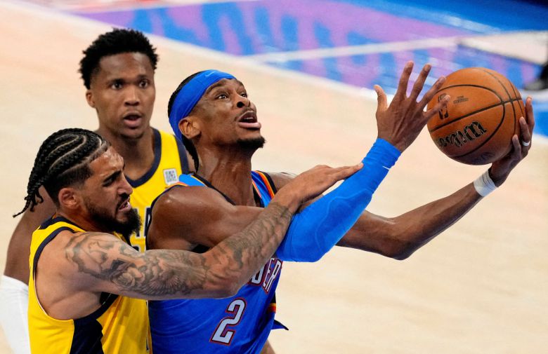 파이널 2차전 승리를 이끈 오클라호마시티 선더의 샤이 길저스-알렉산더(오른쪽). [로이터=연합뉴스]