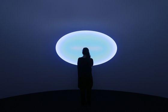 원주 뮤지엄 산에 이어 제임스 터렐의 빛 설치 여러 점을 볼 수 있는 공간이 서울에 생겼다. 9월 27일까지. 연합뉴스