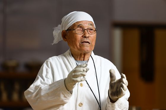 이봉주 유기장은 꼿꼿하게 선 자세로 중앙일보와 인터뷰했다. 김종호 기자
