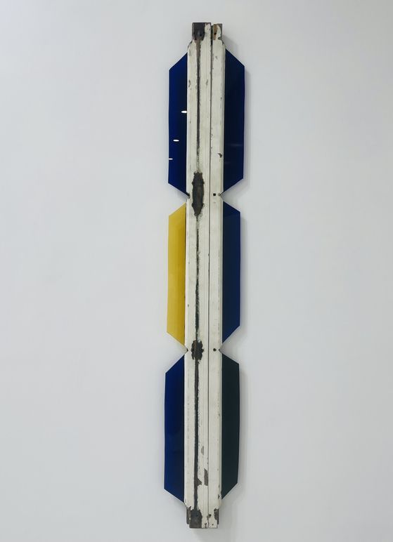 페이르 뷔라글리오, 창문, 1981,목재와 색유리, 158x24x6cm. [사진 이은주 문화선임기자]