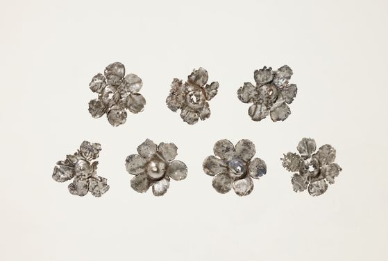 은제 꽃모양 장식 모듬. [사진 국가유산청]