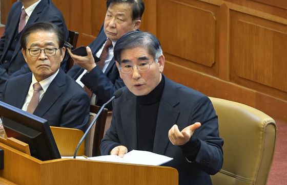 김용현 전 국방부 장관이 지난 1월 서울 종로구 헌법재판소에서 열린 윤석열 대통령 탄핵심판 4차변론에 증인으로 출석해 발언하는 모습. 사진 뉴스1