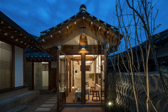 노스텔지어 슬로재 전경. 이 공간에서는 도예 클래스 등 전통 체험을 즐길 수 있다. 노스텔지어