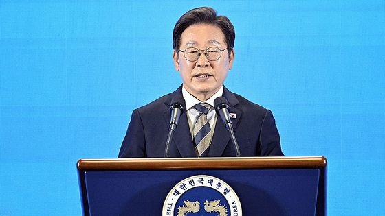 이재명 대통령이 지난 20일 울산전시컨벤션센터에서 열린 '대한민국 AI 고속도로, 울산 AI데이터센터 출범식'에서 격려사를 하고 있다. 대통령실사진기자단