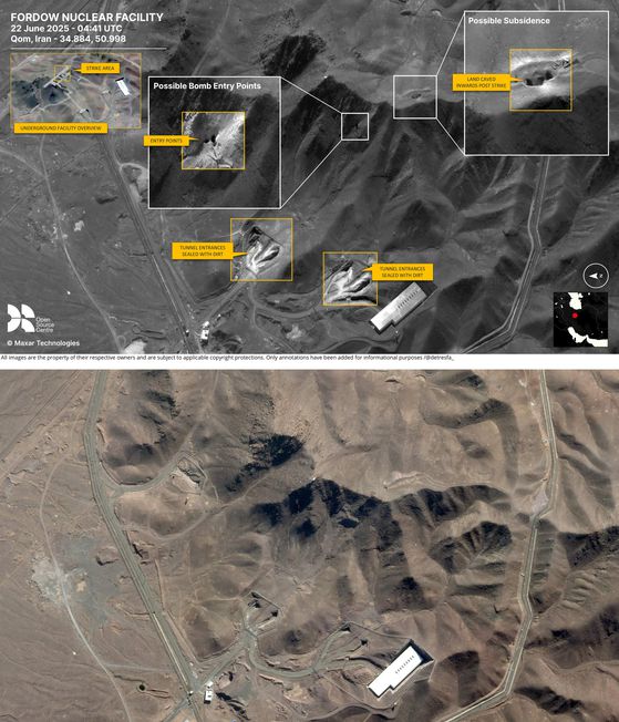 미군이 21일(현지시간) 이란의 핵 시설 3곳 중 지하 요새화한 것으로 알려진 포르도 시설을 타격하는 데 전격 동원한 것으로 지목되는 '벙커버스터'. 2007년 12월 18일 미주리주 휘트먼 공군기지에서 무기전문가들이 B-2 폭격기에 장착된 벙커버스터 실물크기 모형을 바라보는 모습. AFP=연합뉴스