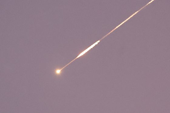 지난 5일(좌)과 19일(우)에 촬영된 카타르 알우데이드 미군 기지의 모습. 오른쪽 사진에 미군의 항공기의 모습이 보이지 않는다. AFP=연합뉴스