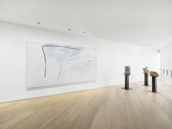 서울 한남동 타데우스 로팍에서 열리고 있는 이강소 개인전 모습. [사진 타데우스 로팍]