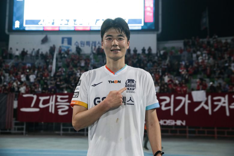 프로축구 FC서울 레전드 기성용이 친정팀을 떠나 포항으로 향한다. [사진 프로축구연맹]