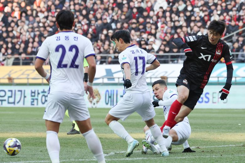 FC서울 기성용(오른쪽). [뉴스1]