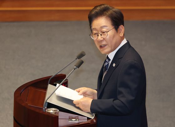 이재명 대통령이 26일 국회 본회의장에서 취임 후 첫 추가경정예산(추경) 시정연설을 하고 있다. 대통령실사진기자단