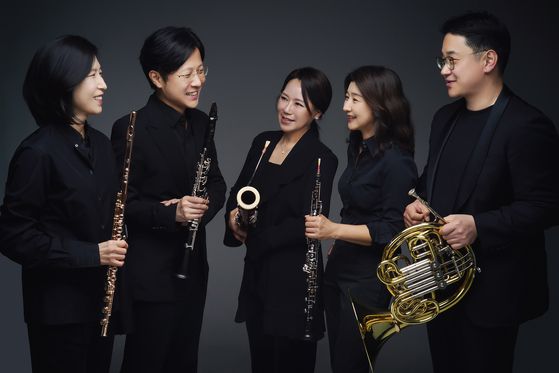 왼쪽부터 윤혜리, 채재일, 곽정선, 이윤정, 김홍박. 사진 스테이지원