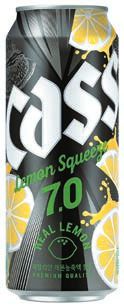 ‘카스 레몬 스퀴즈 7.0’은 기존 ‘카스 레몬 스퀴즈’의 알코올 도수를 4.5도에서 7도로 끌어올린 고도수 제품이다. [사진 오비맥주]