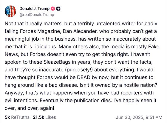 도널드 트럼프 미국 대통령이 지난 30일(현지시간) 자신의 소셜미디어 트루스소셜에 올린 글. 트럼프 대통령은 이 글에서 자신의 부동산 가치 과장 의혹을 보도한 포브스지 댄 알렉산더 기자를 강하게 비난했다. 사진 트루스소셜 캡처