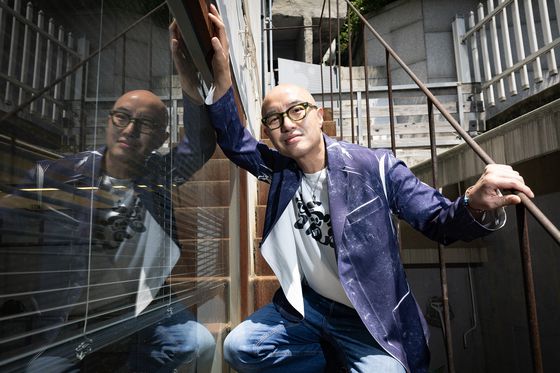 홍석천 씨는 2000년 한국인 연예인 최초로 커밍아웃을 했다. 그 길은 쉽지 않았다. 전민규 기자