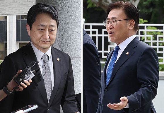 안덕근 산업통상자원부 장관(왼쪽 사진)과 유상임 과학기술정보통신부 장관이 2일 서울고검에 마련된 내란 특검에 출석하고 있다. [뉴시스·연합뉴스]