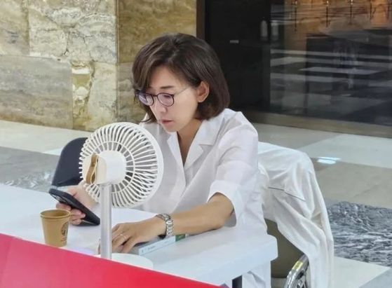 나경원 국민의힘 의원이 김민석 국무총리 후보자 지명 철회와 국회 법제사법위원장직의 야당 환원 등을 요구하며 지난달 27일부터 국회 본관에서 농성을 벌이고 있다. 사진은 나 의원이 인스타그램에 올린 사진. 사진 인스타그램 캡처