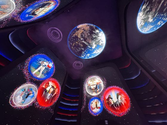 일본 오사카 엑스포 미국관에선 ‘미국과 함께’라는 키워드를 영상과 음악을 통해 강조한다. 김상진 기자