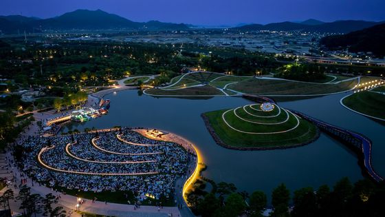 두 차례 국제정원박람회를 치른 후 또 한 번 변신을 시도 중인 전남 순천만국가정원. 사진 순천시