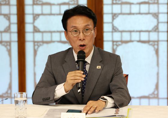 김민석 국무총리가 6일 오후 서울 종로구 삼청동 국무총리 공관에서 열린 이재명 정부 첫 고위당정협의회에서 발언하고 있다. 뉴스1