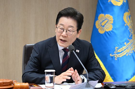 이재명 대통령이 지난 5일 서울 용산 대통령실청사에서 열린 제29회 국무회의에서 발언하고 있다. 대통령실사진기자단