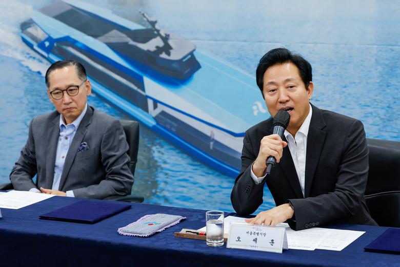 오세훈 서울시장이 2023년 9월 한강 리버버스 사업추진 공동협력 협약식에 참석해 인사말을 하고 있다. 뉴스1