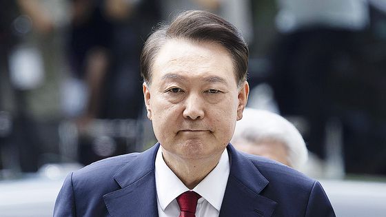 윤석열 전 대통령이 9일 서울 서초구 서울중앙지법에서 열린 영장실질심사에 출석하고 있다. 연합뉴스